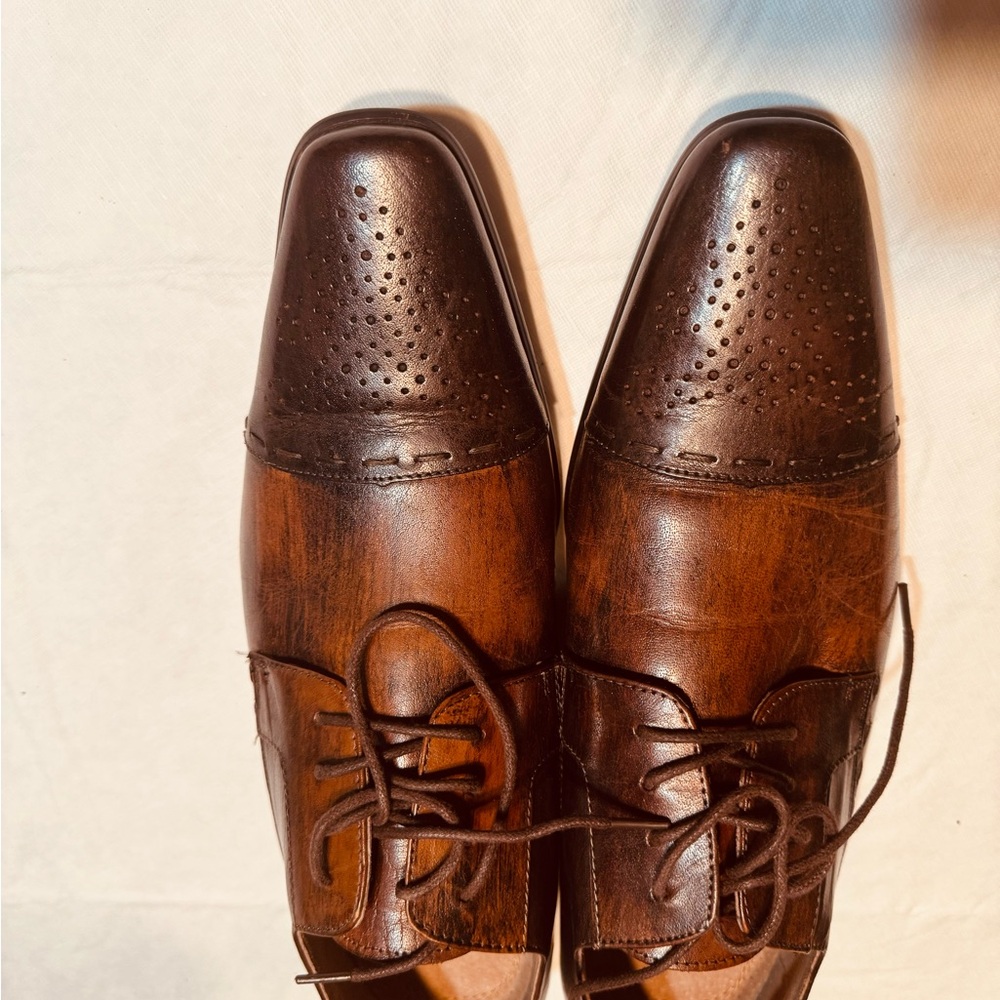 Men brown two tone dress shoes by Fratelli select size 12m.